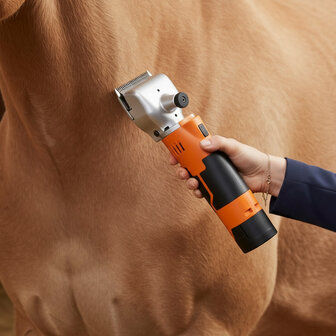 Kneizer CordlessPro Horse &ndash; Tondeuse sans fil pour chevaux &ndash; 2 batteries et 2 jeux de lames